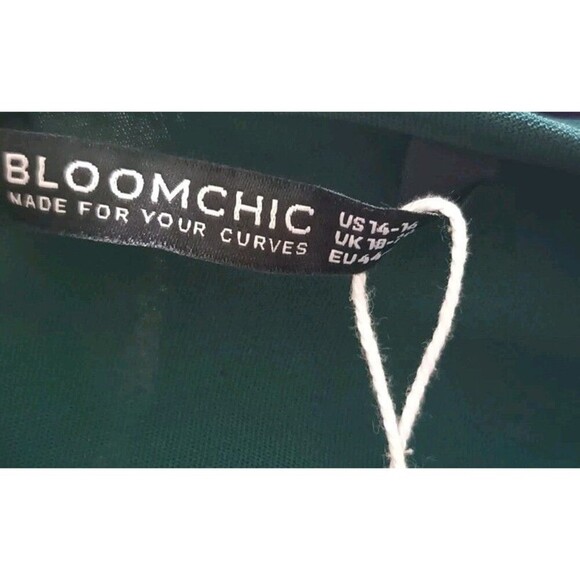 BloomChic Surplice Dress Pearl Embellished Size XL 14/16 Green Dolman Sleeve - Picture 3 of 7